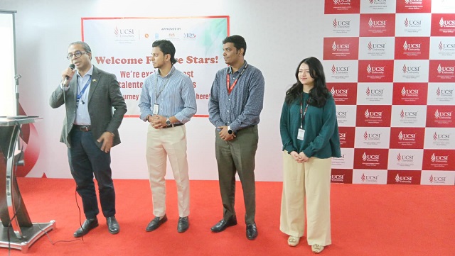 মেন্টরস এর ‘জিইডি’ শিক্ষার্থীদের একটি দল আজ ১১ই নভেম্বর মঙ্গলবার রাজধানীর বনানীতে অবস্থিত মালয়েশিয়ার ইউসিএসআই ইউনিভার্সিটি বাংলাদেশ ব্রাঞ্চ ক্যাম্পাস পরিদর্শন করেছেন। এ সময় তাদের উদ্দেশে ইউনিভার্সিটির পরিচিতি ও সুযোগ সুবিধা তুলে ধরে বক্তব্য রাখেন প্রভোষ্ট