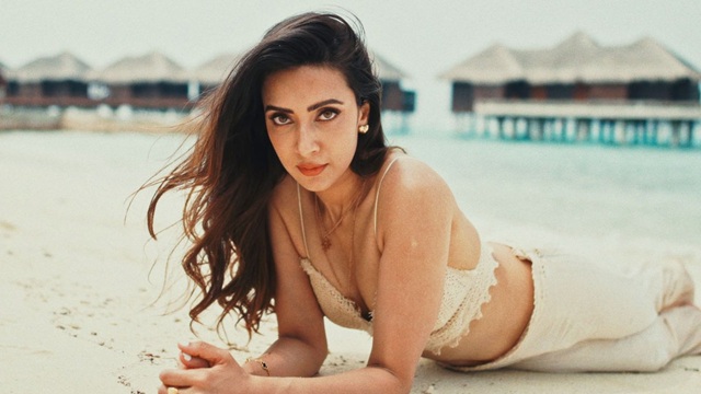 মালদ্বীপ অবকাশে মিম, ছড়ালেন মুগ্ধতা