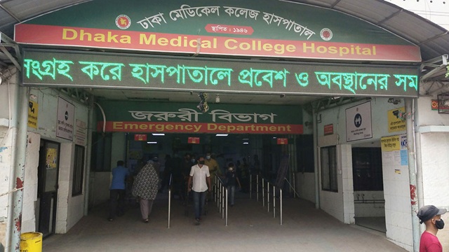 প্রেসক্লাবের সামনে প্রতিবন্ধীদের ওপর লাঠিচার্জ, নারীসহ আহত ৮