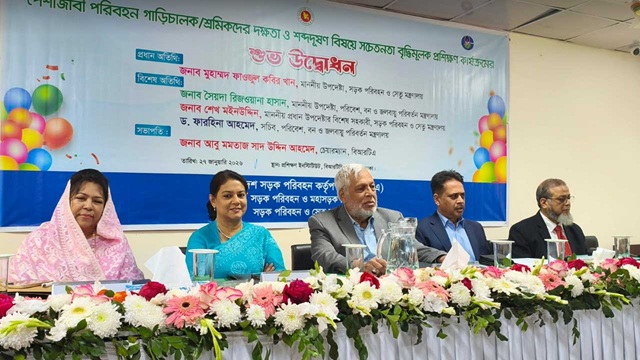 বিআরটিসির সব বাস থেকে কালো ধোঁয়া বের হয় : পরিবেশ উপদেষ্টা