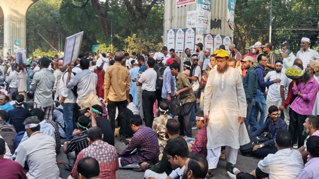 মঙ্গলবারও চলবে প্রাথমিক শিক্ষকদের কর্মবিরতি, স্থগিত বার্ষিক পরীক্ষা