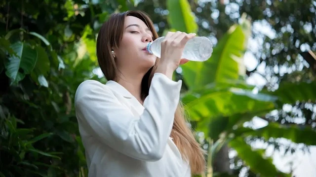 গরমে সতেজ থাকতে যা খাবেন