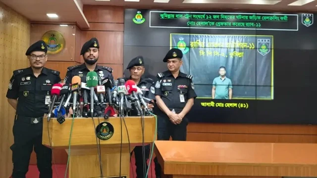 দায়িত্বে অবহেলায় দুর্ঘটনা, ঘটনাস্থলে ছিলেন না দুই গেটম্যানের কেউই