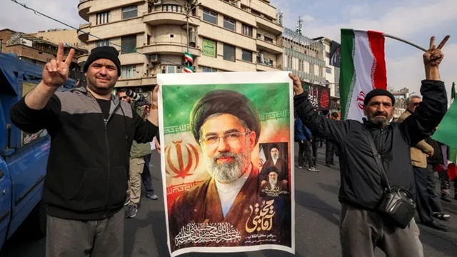 ইরানে ট্রাম্পের ‘এন্ডগেম’ : শাসন পরিবর্তন নাকি শুধুই যুদ্ধের দামামা?