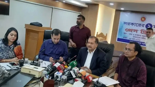 ‘প্রতিষ্ঠিত মিডিয়া হাউসের চেয়েও ইউটিউবারের প্রভাব অনেক বেশি বেড়ে গেছে’