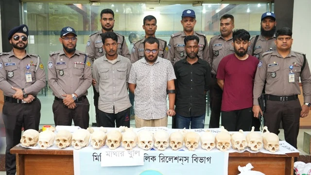 কবর থেকে উত্তোলন করে অনলাইনে বিক্রি, তেজগাঁওয়ে মিলল ৪৭ মানব কঙ্কাল